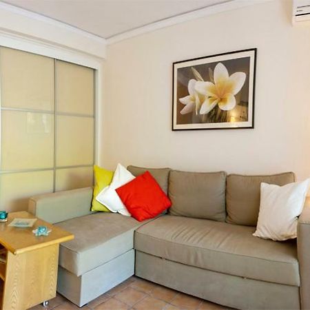 Comfortable Garden Apt Near Vouliagmeni Beach เอเธนส์ ภายนอก รูปภาพ