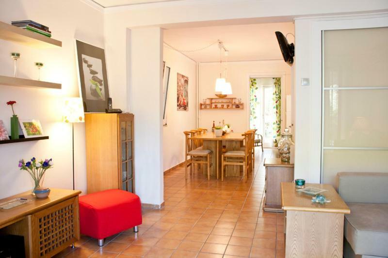 Comfortable Garden Apt Near Vouliagmeni Beach เอเธนส์ ภายนอก รูปภาพ