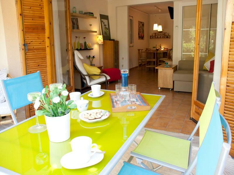 Comfortable Garden Apt Near Vouliagmeni Beach เอเธนส์ ภายนอก รูปภาพ