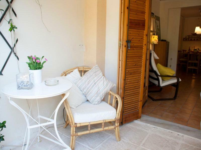 Comfortable Garden Apt Near Vouliagmeni Beach เอเธนส์ ภายนอก รูปภาพ