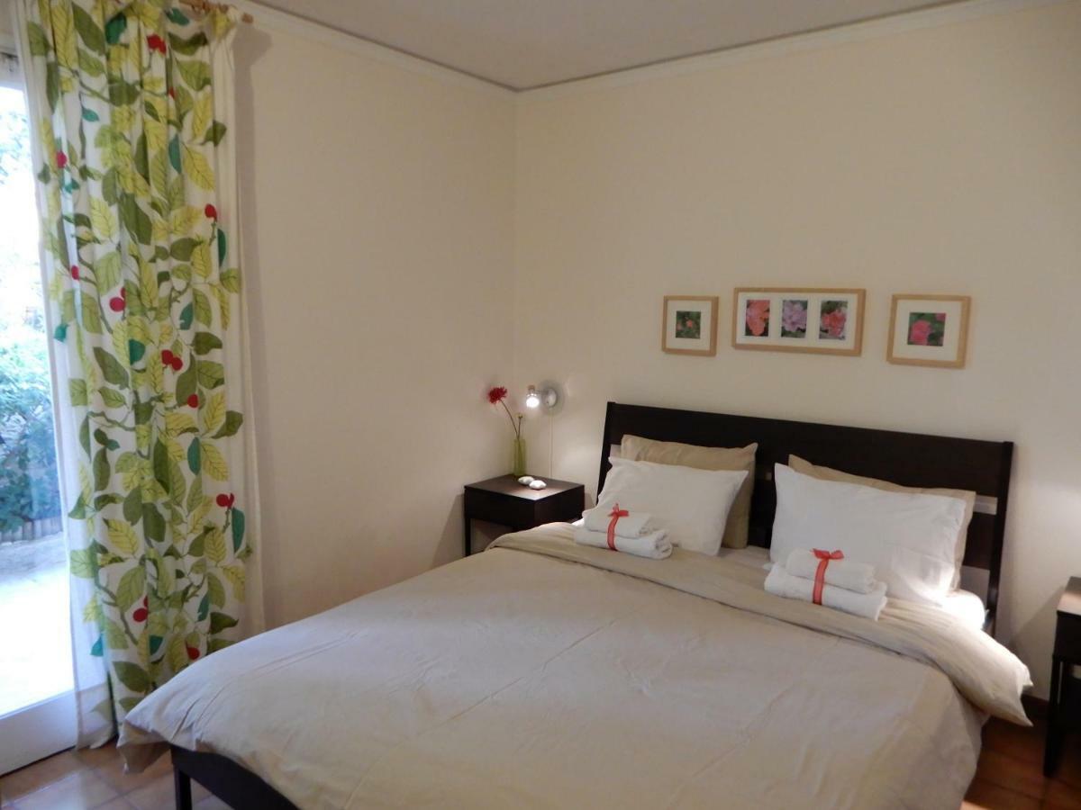Comfortable Garden Apt Near Vouliagmeni Beach เอเธนส์ ภายนอก รูปภาพ